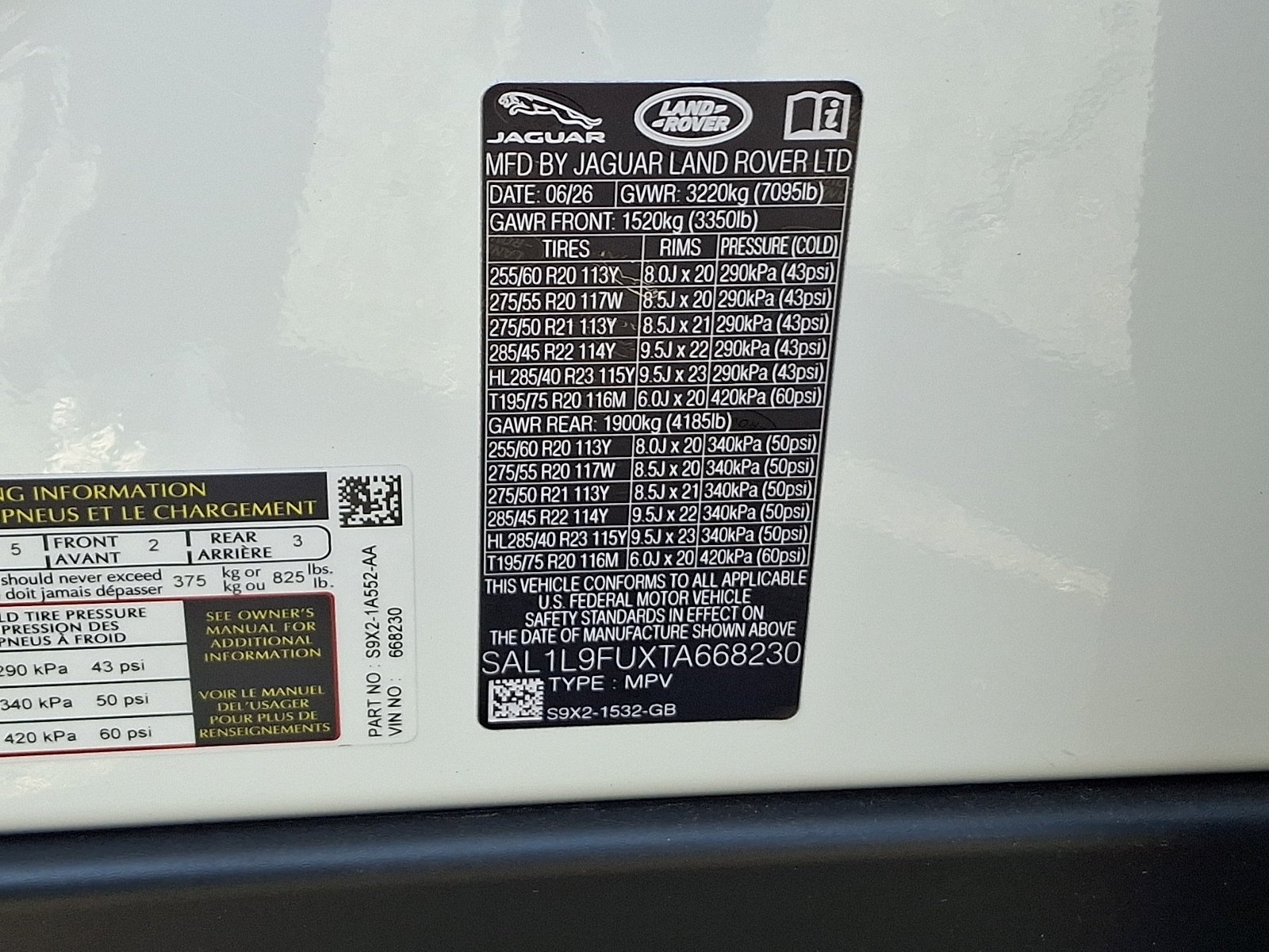 New 2026 Fuji White Land Rover  image 17