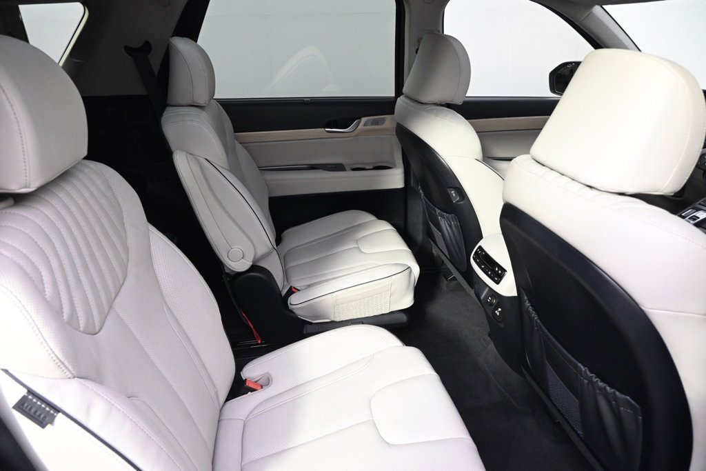 Certified Used 2024 Graphite Hyundai Limited image 16
