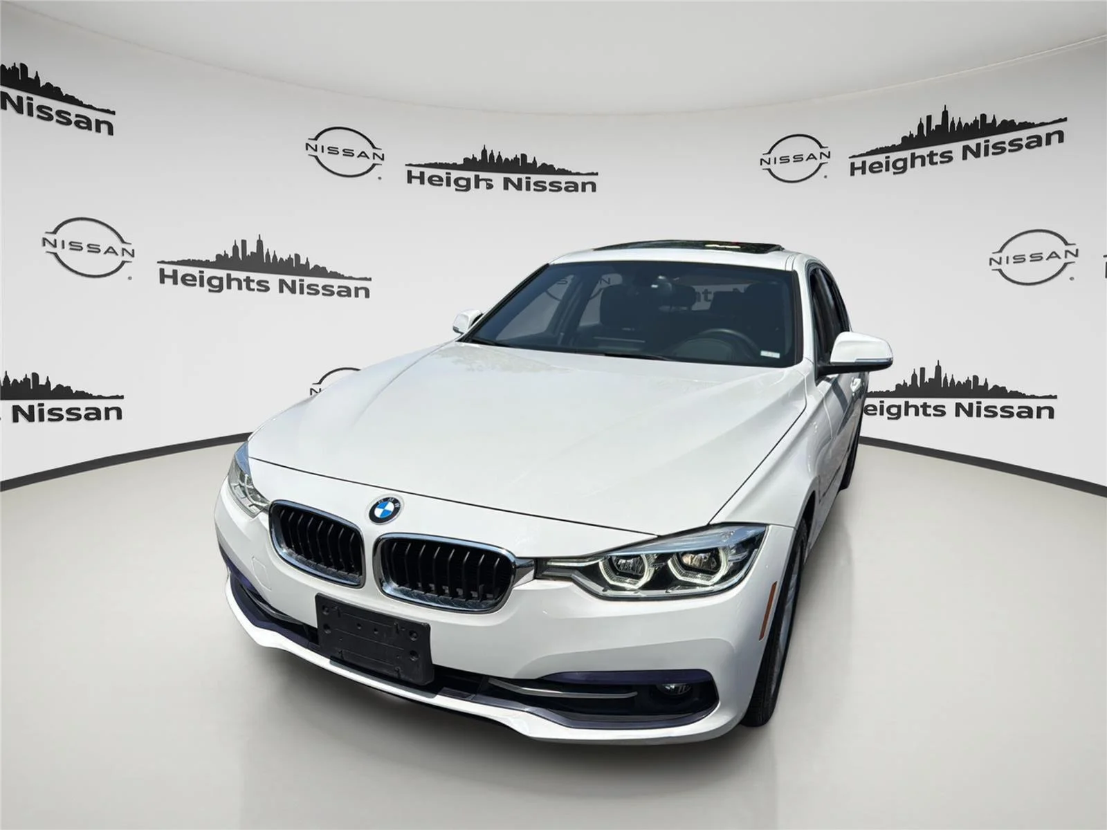 Used 2018 Alpine White BMW 328d image 10