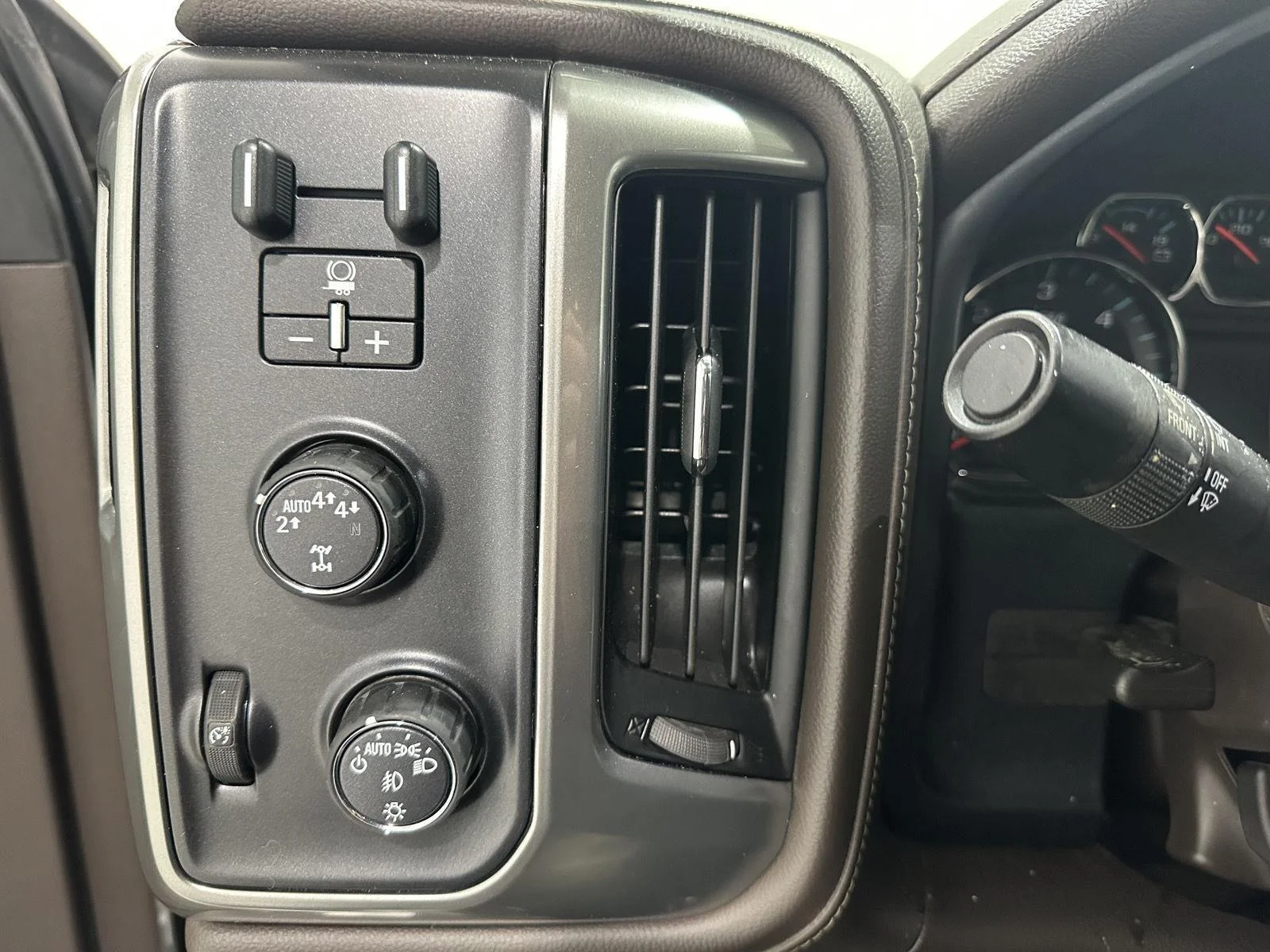 Used 2018 SUMMIT WHITE Chevrolet LTZ image 16