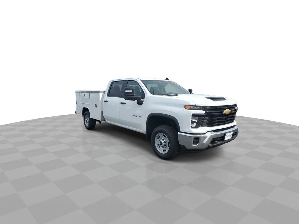 New 2026 Summit White Chevrolet WT image 2