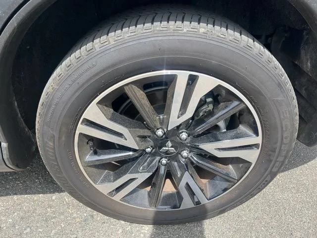 Used 2026 Black Mitsubishi  image 14