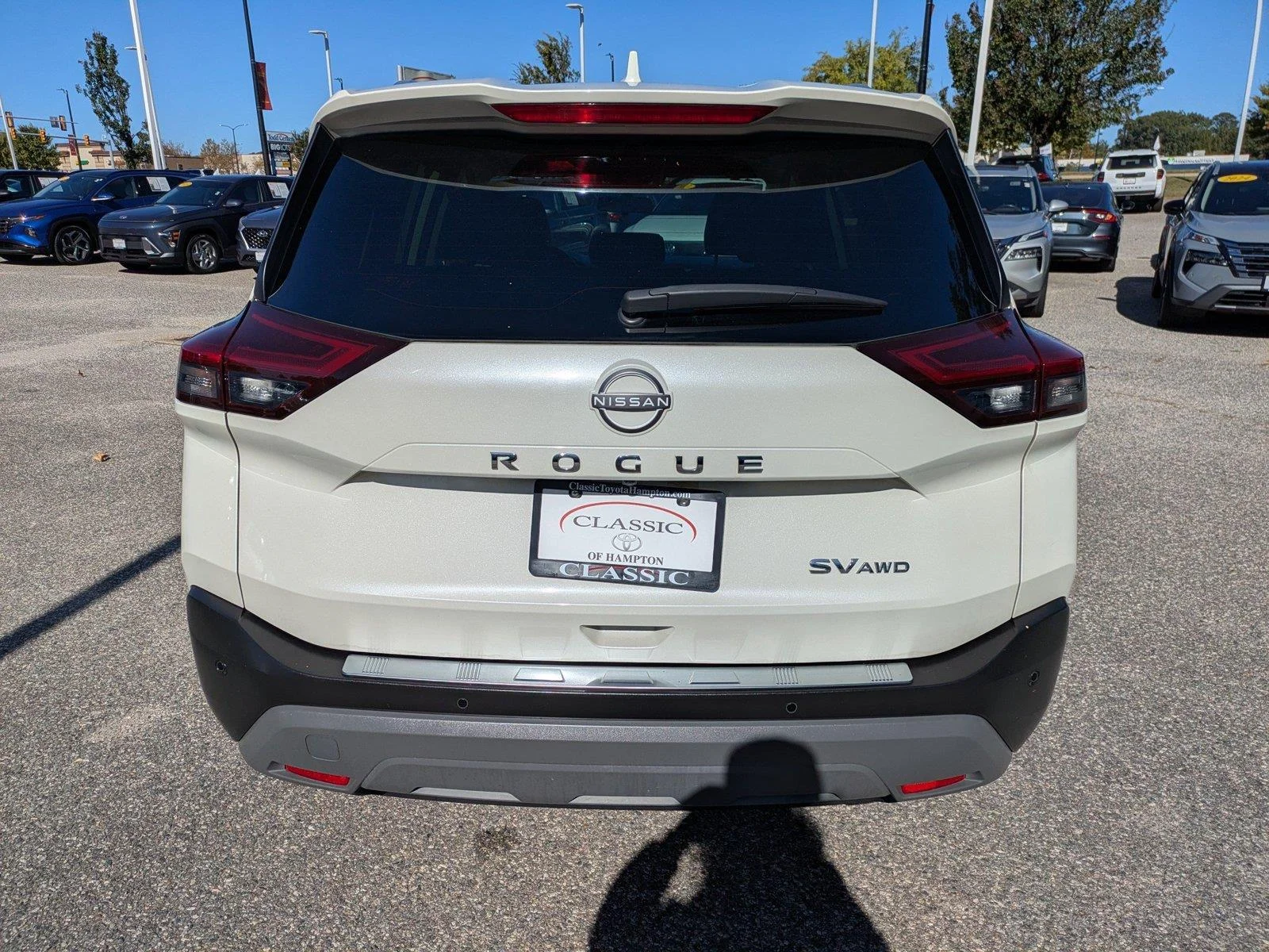 Used 2023 Pearl White Tricoat Nissan SV image 5
