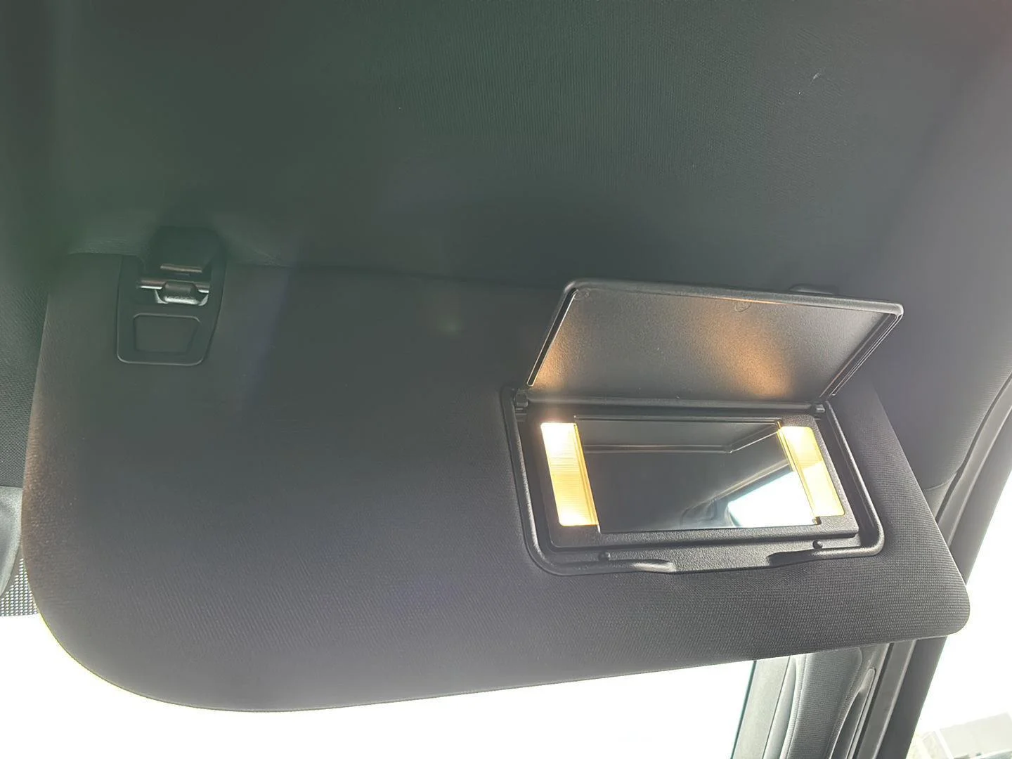 Used 2022 Smoked Quartz Metallic Tinted Clearcoat Ford Platinum image 35