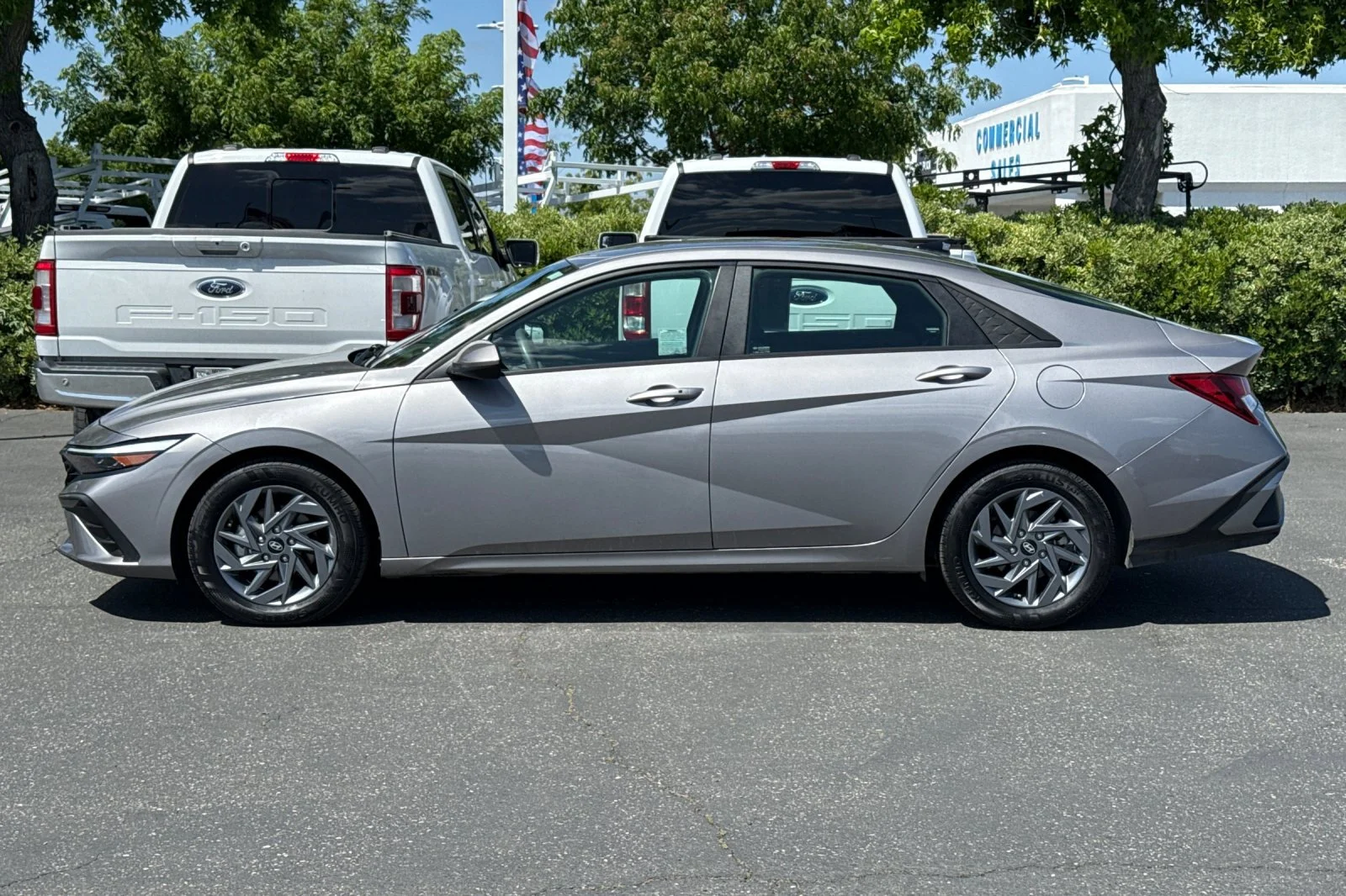 Used 2024 Fluid Metal Hyundai SEL image 7