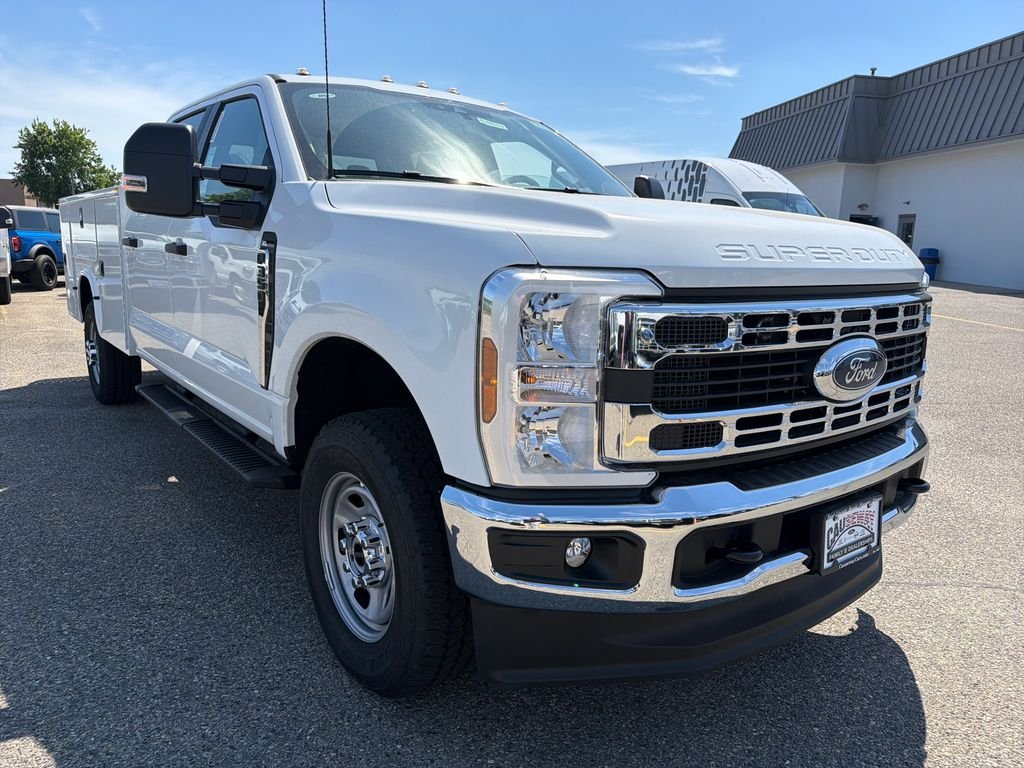 2026 Ford F-350 XL 4x4 Crew Cab 179-In SRW's photo