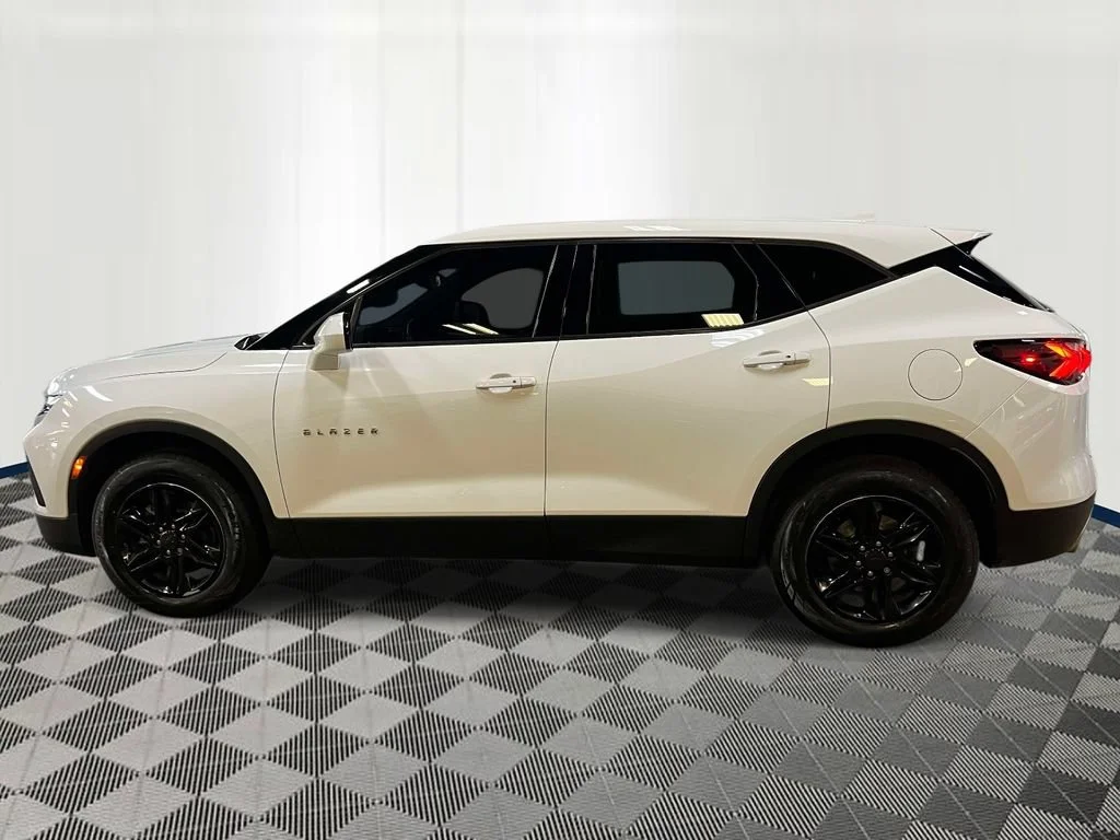 Used 2021 Chevrolet Blazer 2LT with VIN 3GNKBCR43MS574561 for sale in Eastpointe, MI