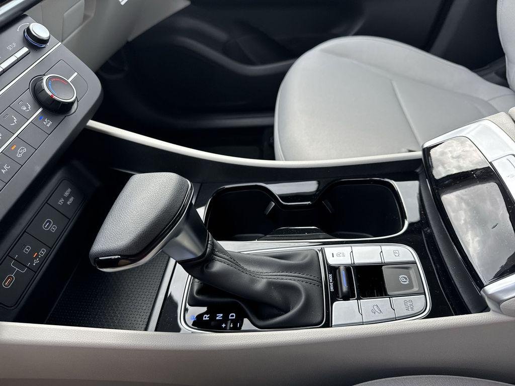 New 2026 White Pearl Hyundai SE FWD image 21