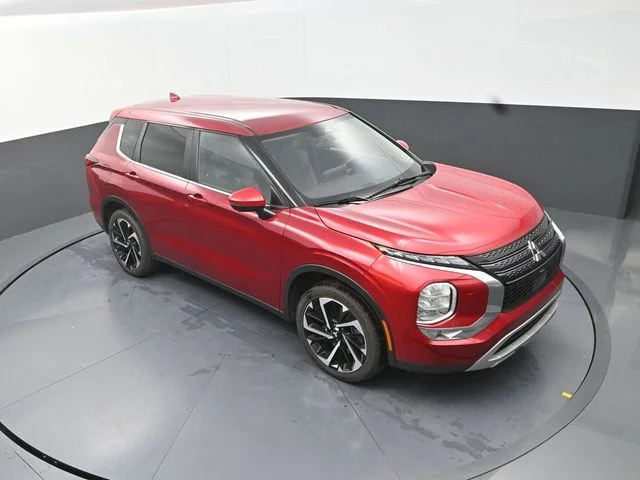 Used 2024  Mitsubishi SE image 23