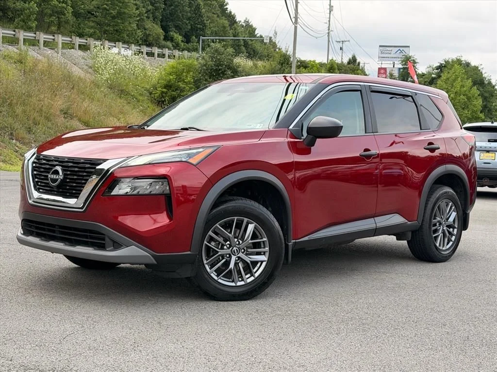 Used 2023 Red Nissan S image 2