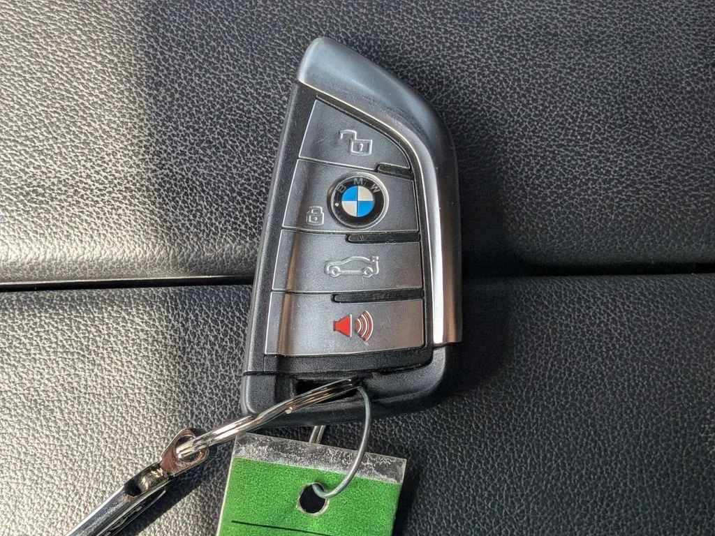 Used 2021 Blue BMW M50i image 31