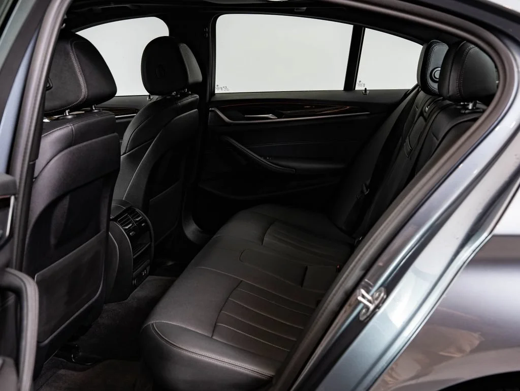 Used 2022 Bluestone Metallic BMW 530i xDrive image 43