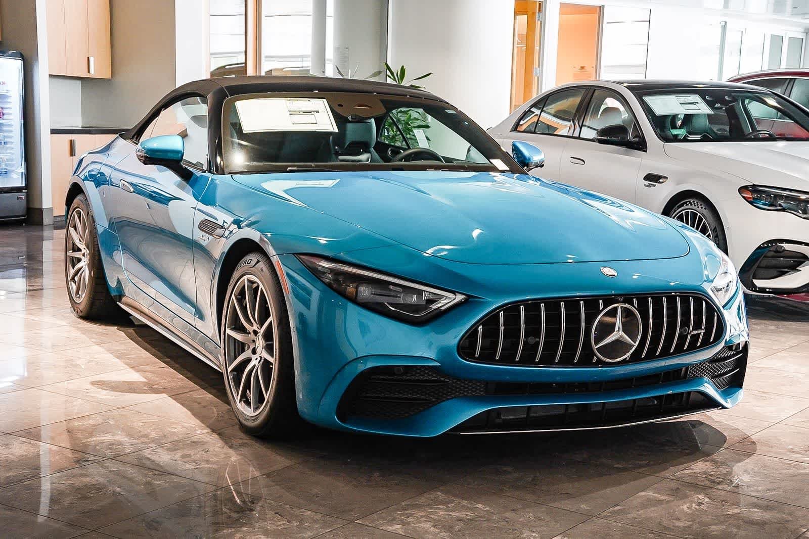 Used 2025 MANUFAKTUR Hyper Blue Metallic Mercedes-Benz AMG® SL 43 image 4