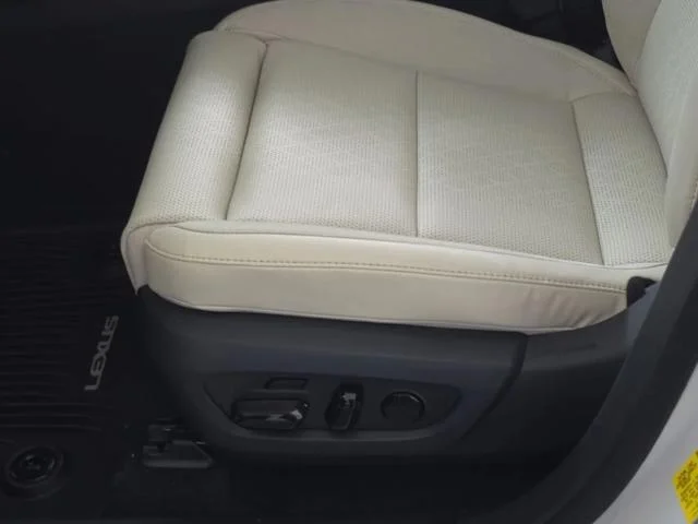 New 2026 Eminent White Pearl Lexus LUXURY image 34
