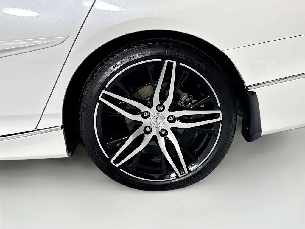 Certified Used 2022 White Honda Touring 2.0T image 31