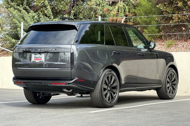 New 2027 Carpathian Grey Land Rover SE image 5