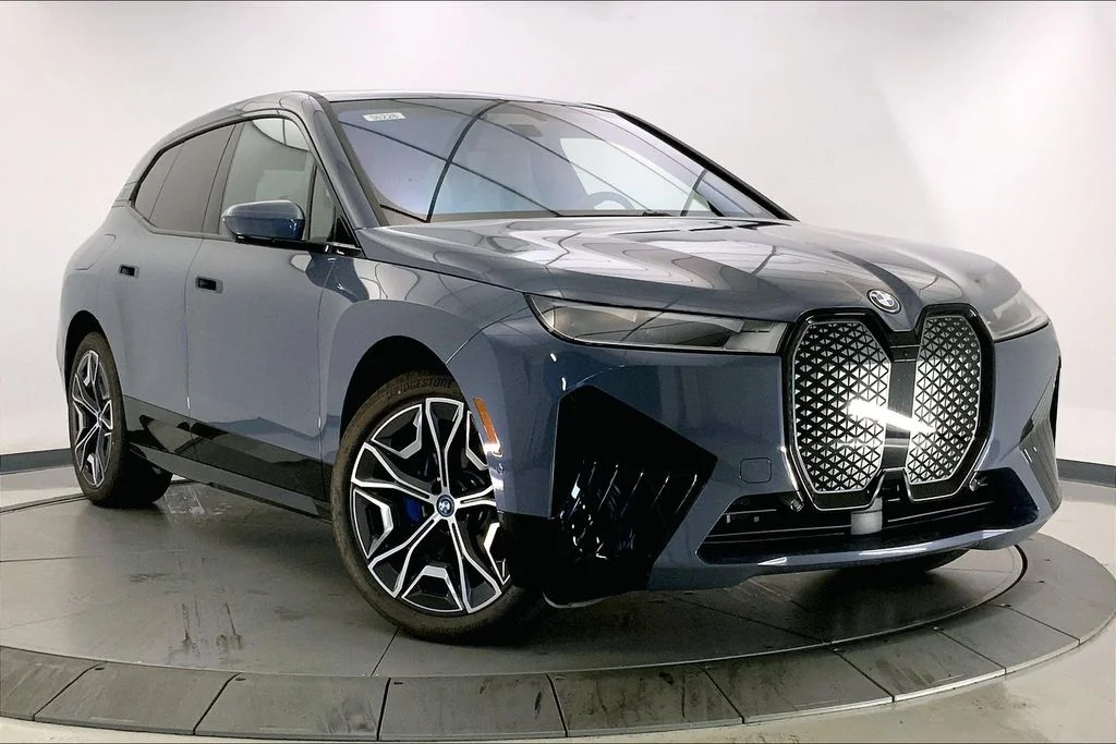2025 BMW iX xDrive50's photo