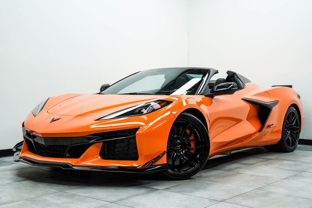 Used 2023 Orange Chevrolet Z06 image 2