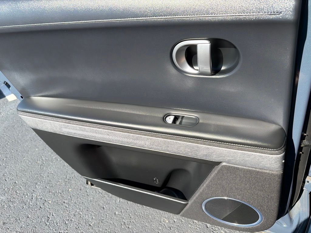 Used 2023 Green Hyundai SEL image 14