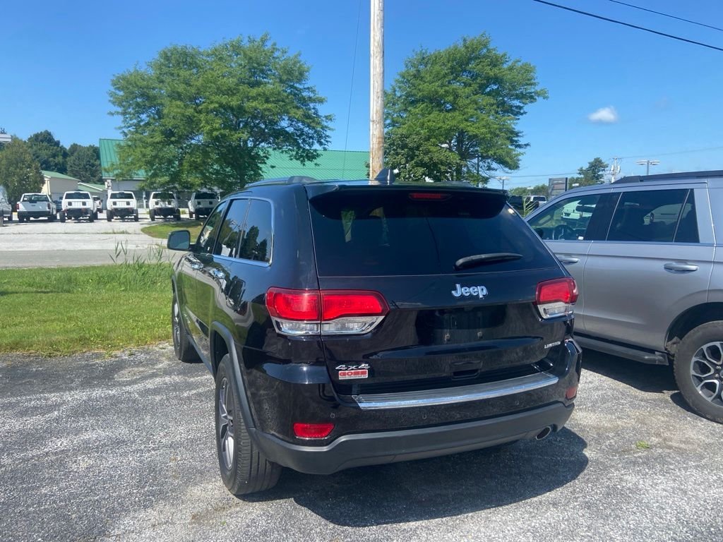 Used 2021 Diamond Black Crystal Pearlcoat Jeep Limited image 4