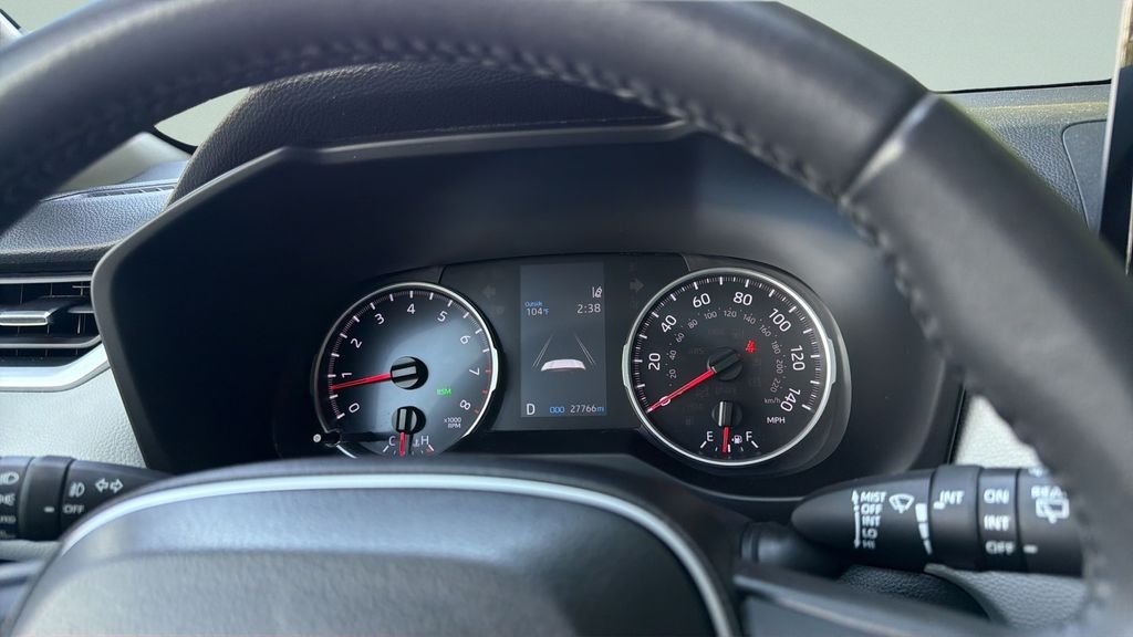 Used 2022 Silver Toyota XLE Premium image 37