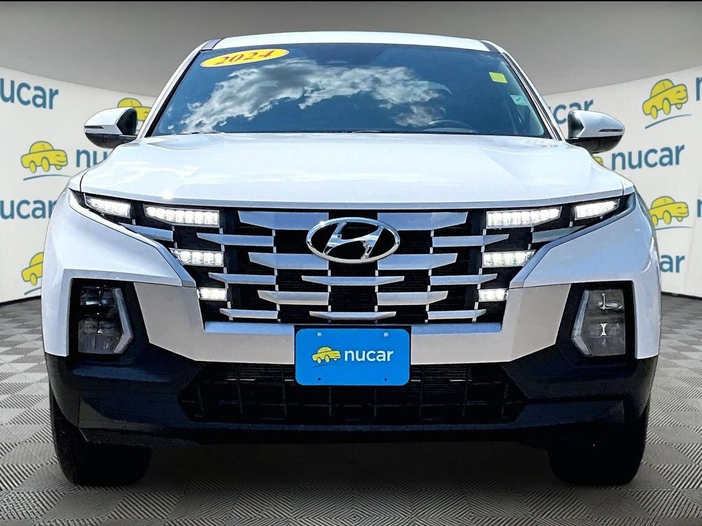 Used 2024 White Hyundai SEL image 2