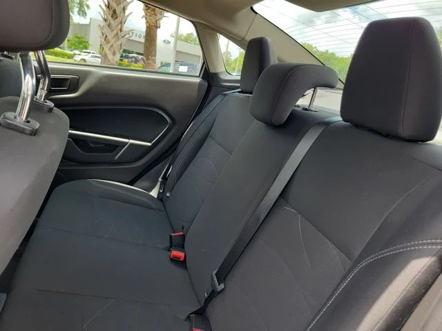 Used 2019 Ingot Silver Ford SE image 10