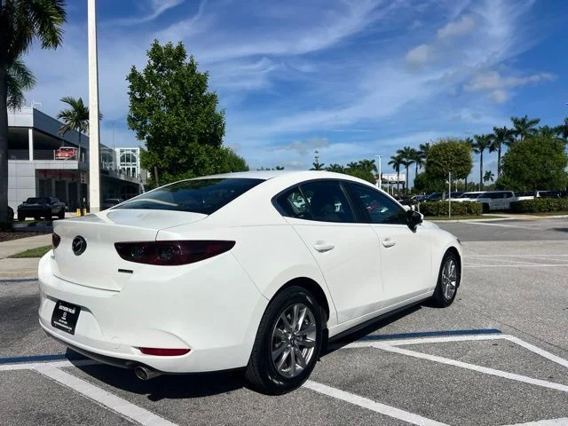 Used 2020 White Mazda  image 20