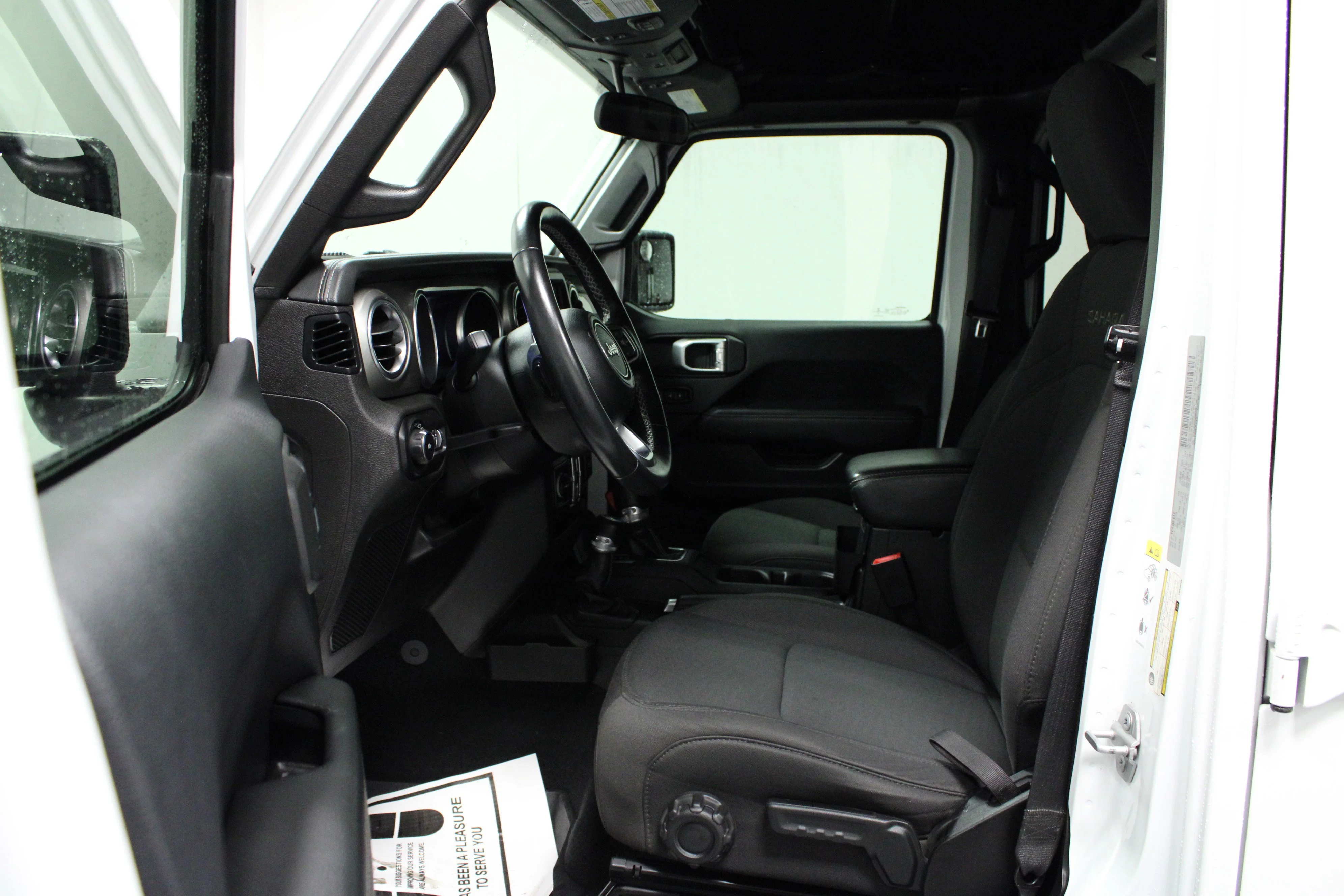 Used 2019 Bright White Clearcoat Jeep Sahara image 12