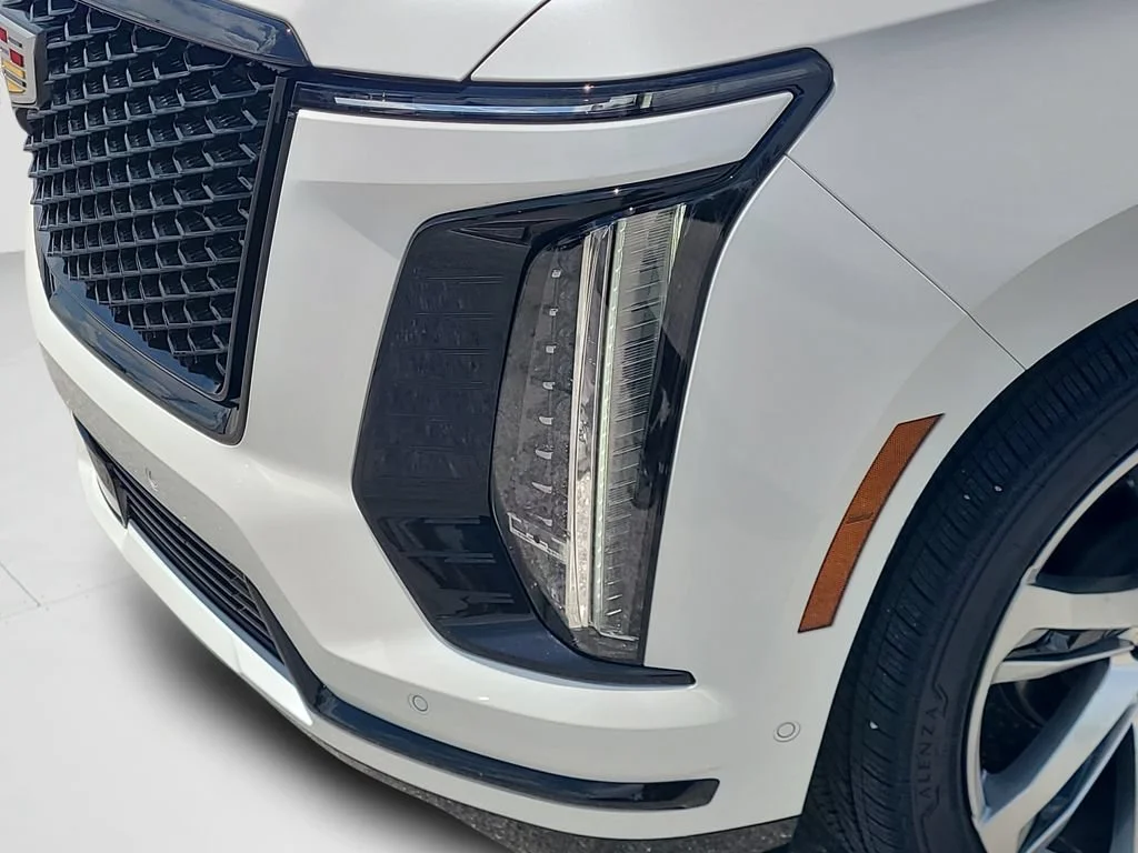 Used 2025 Crystal White Tricoat Cadillac Sport Platinum image 9