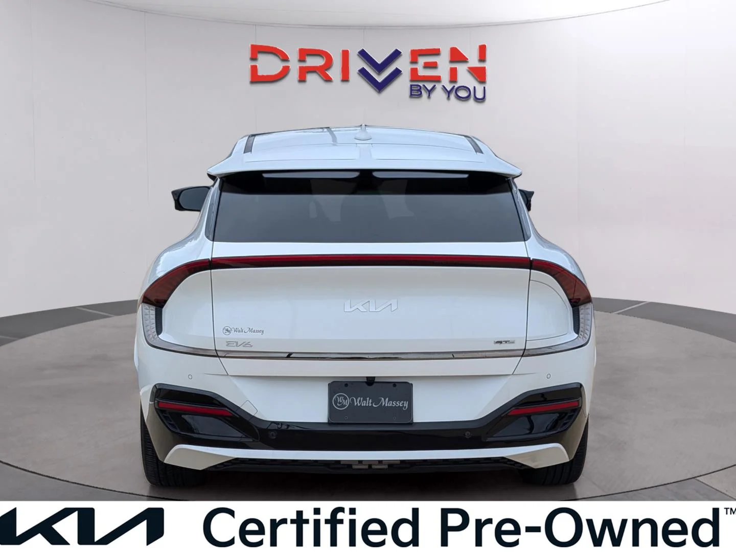 Used 2022 Snow White Pearl Kia GT-Line image 4
