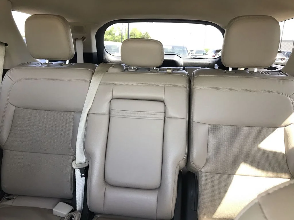 Used 2023 White Ford Limited image 22
