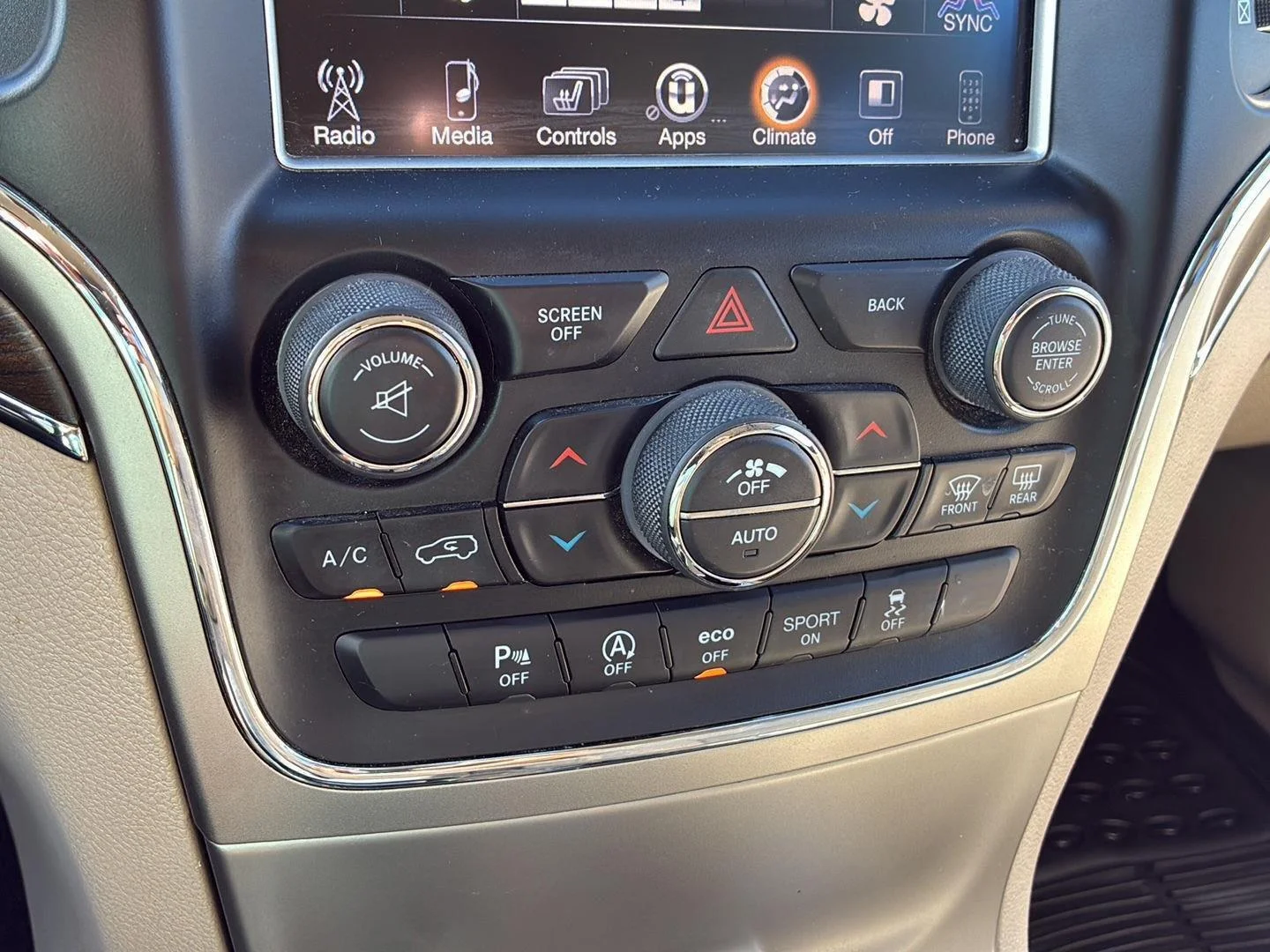 Used 2016 Granite Crystal Metallic Clearcoat Jeep Limited image 29