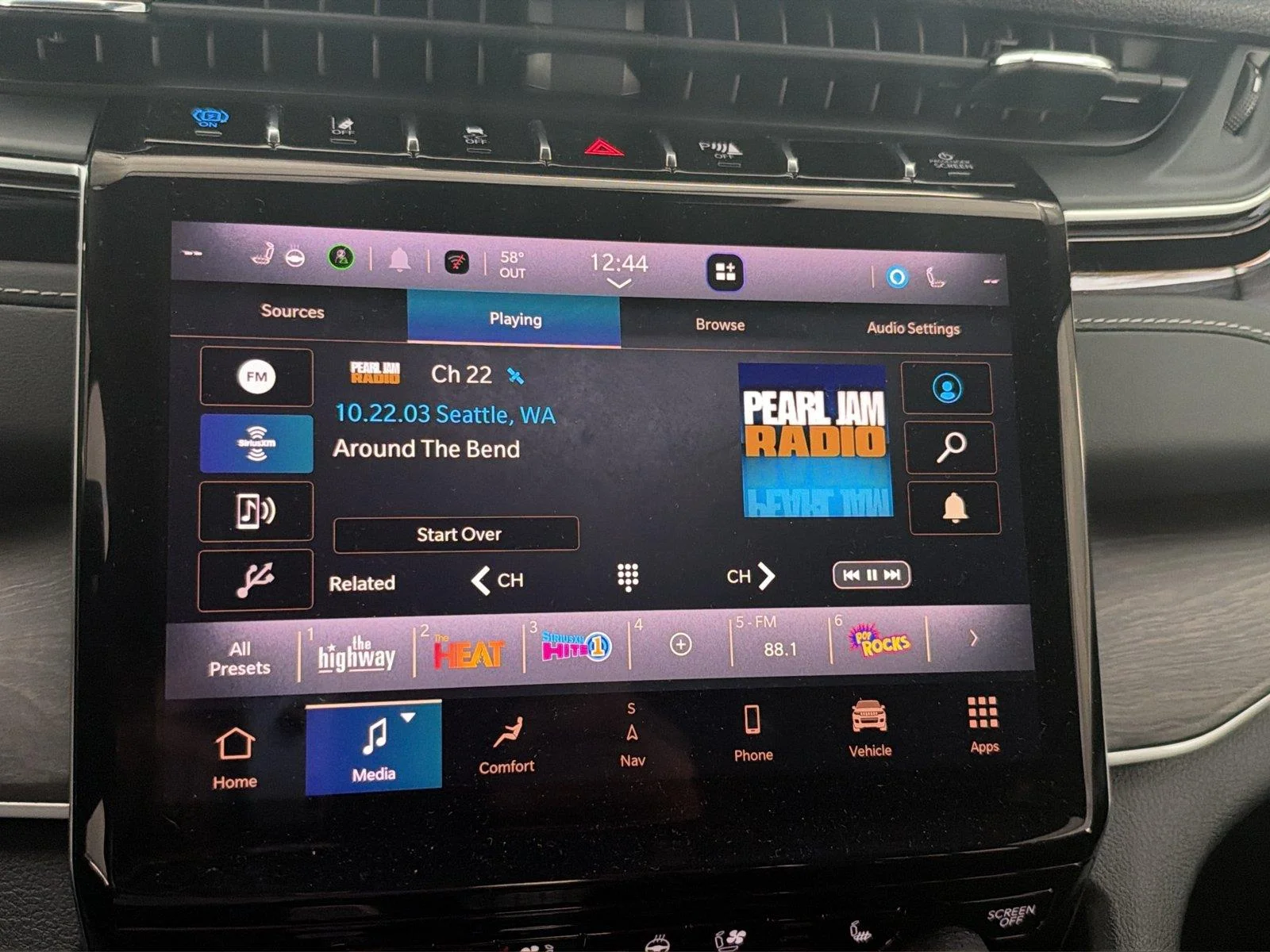 Used 2023 Rocky Mountain Pearlcoat Jeep 30th Anniversary image 17