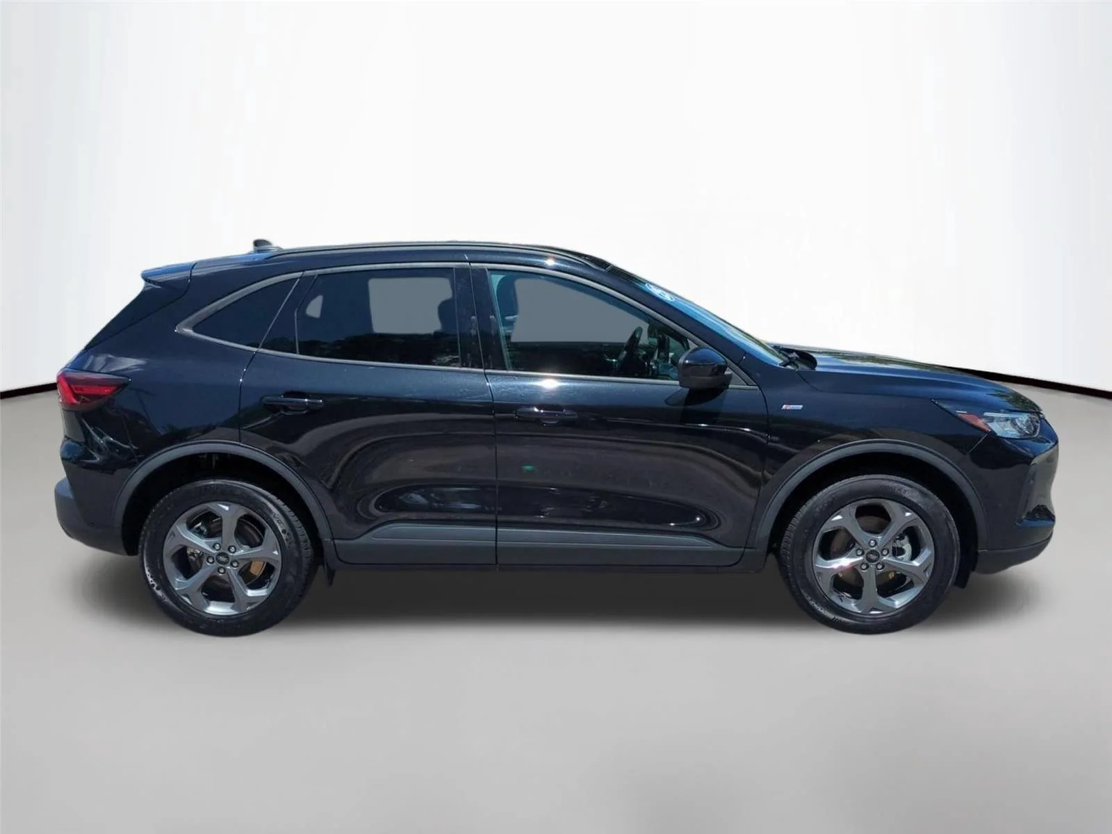 Used 2025 Agate Black Ford ST-Line Select image 6