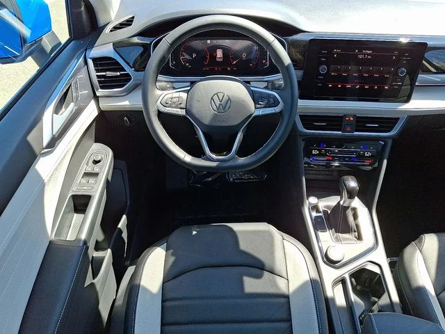 2025 Volkswagen Taos SEL - Photo 7
