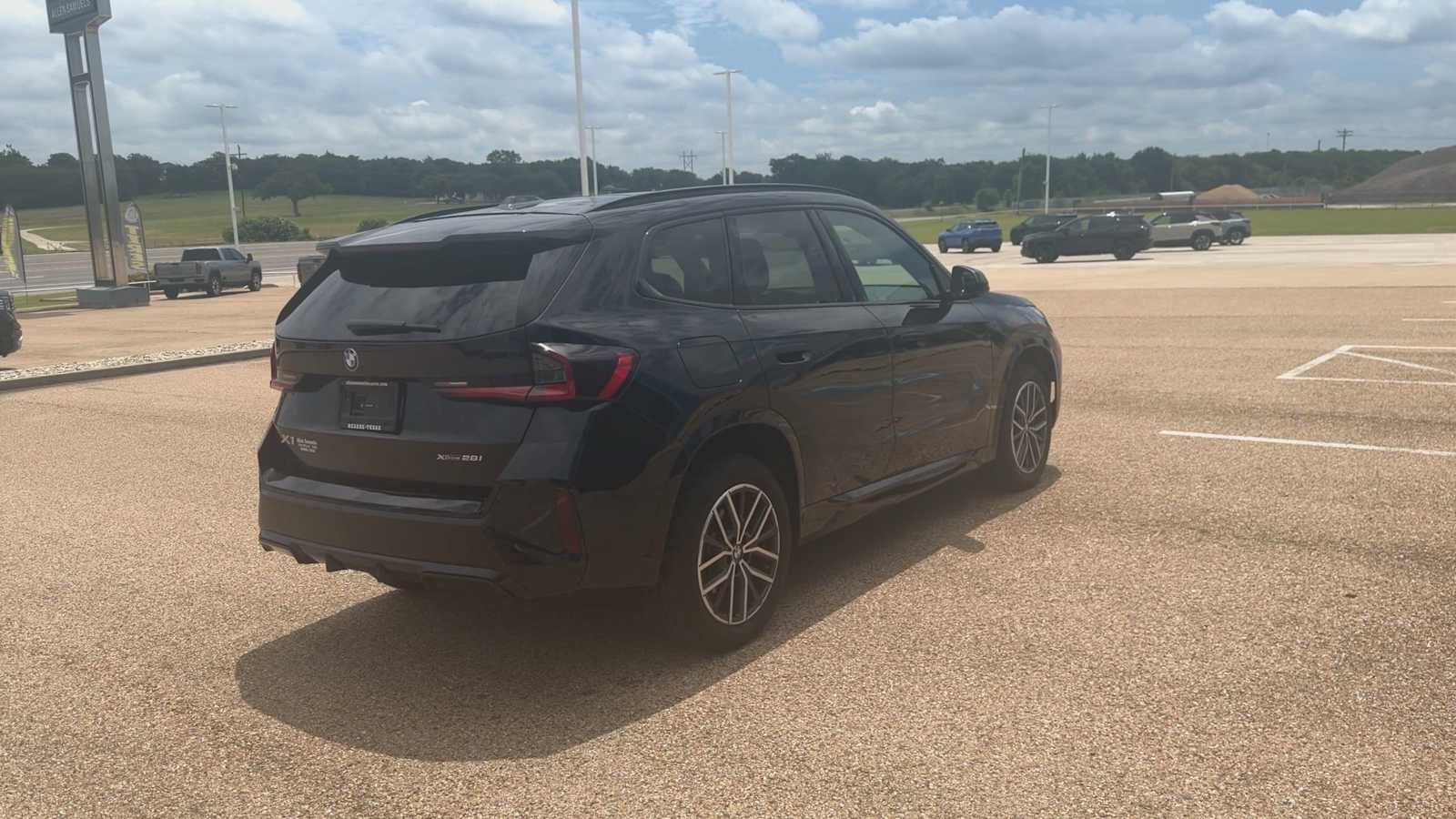 Used 2026 BLACK BMW xDrive28i image 8
