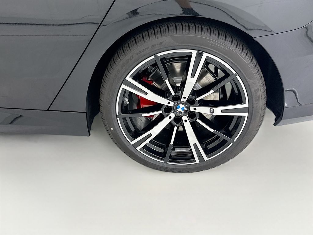 Used 2027 Black Sapphire Metallic BMW 530i image 31