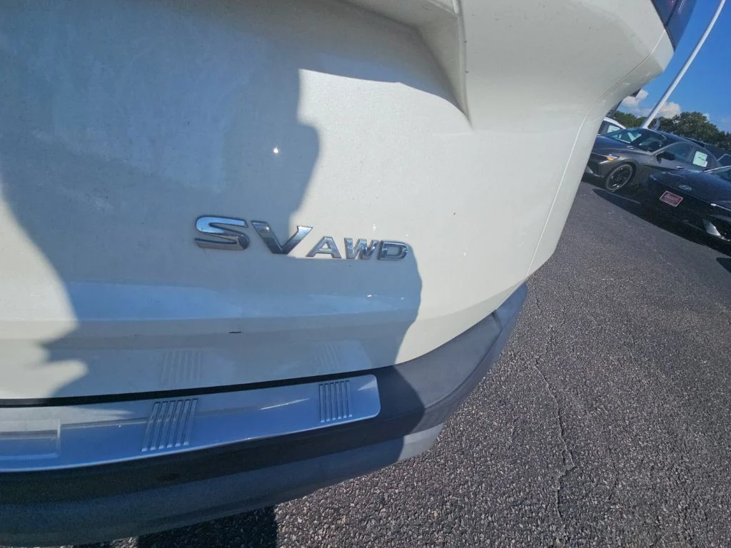 Used 2022 White Nissan SV image 8