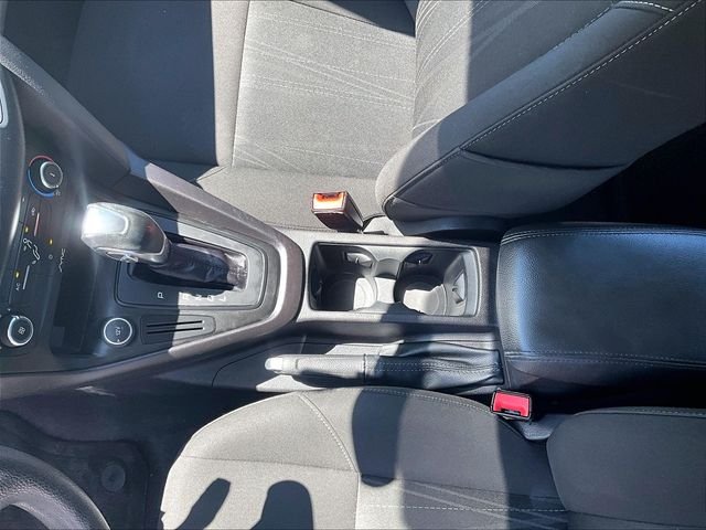 Used 2015 Red Ford SE image 15