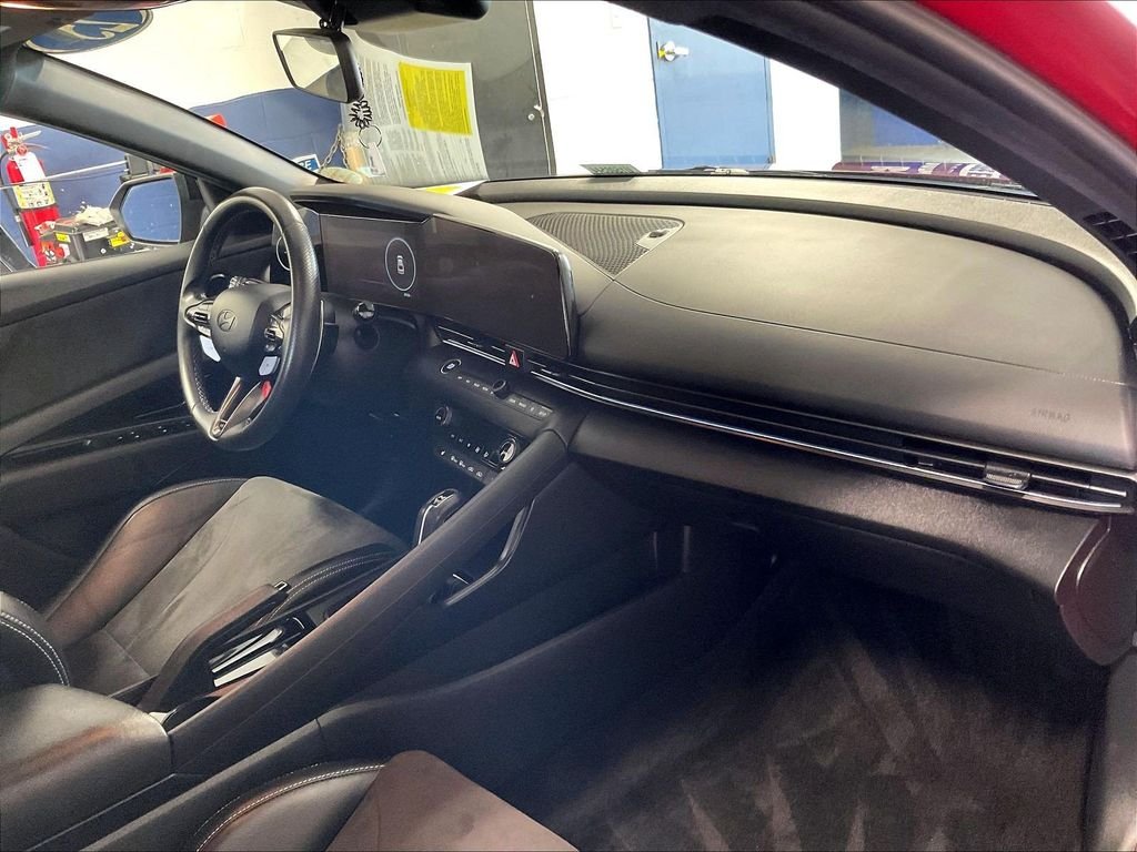 Used 2025 Red Hyundai Base image 14