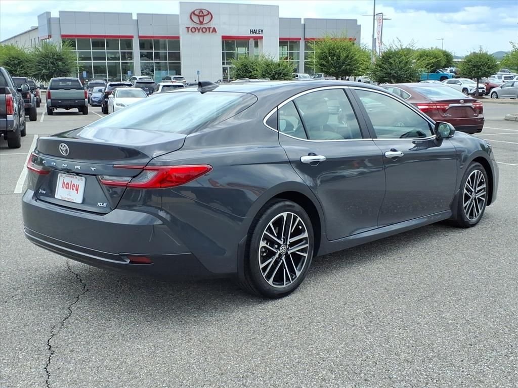 Used 2025  Toyota XLE image 4