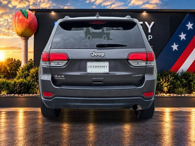 Used 2021 Gray Jeep Laredo E image 4