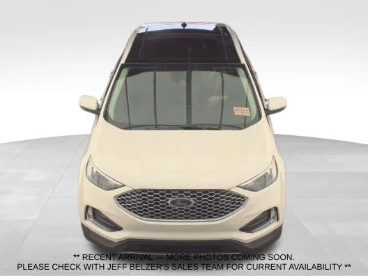 Used 2024 White Ford SEL image 1