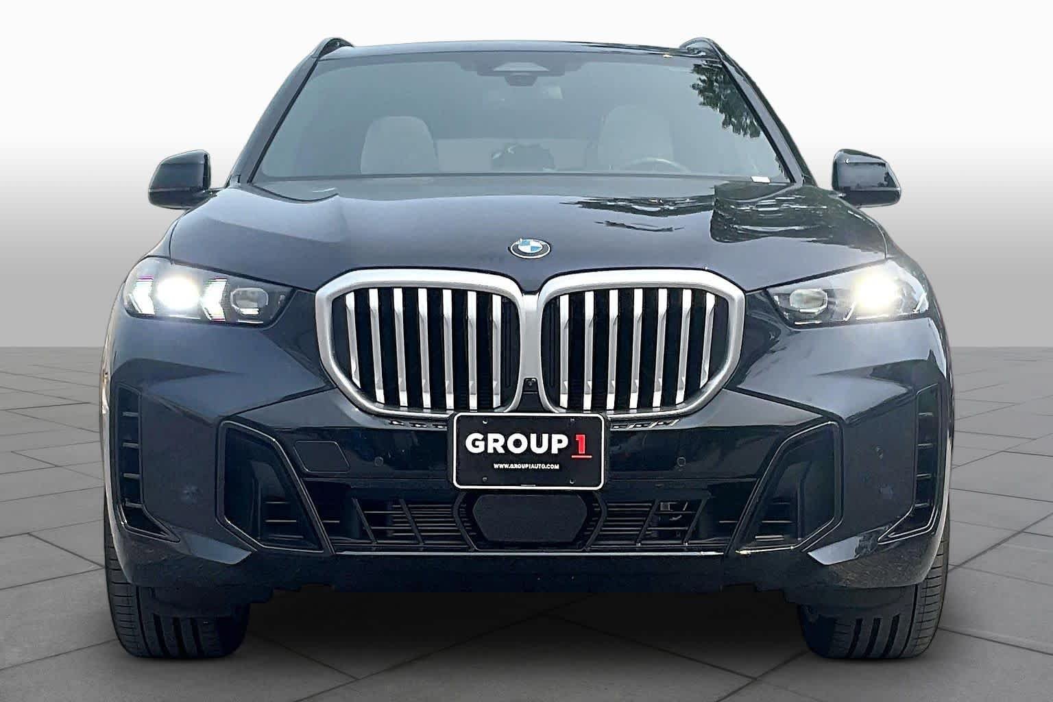 Used 2026 Carbon Black Metallic BMW xDrive40i image 3