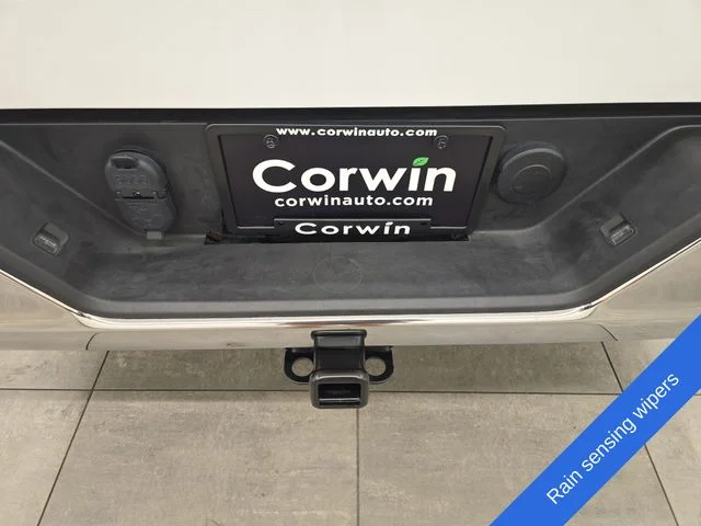 Used 2025 Summit White GMC SLT image 16