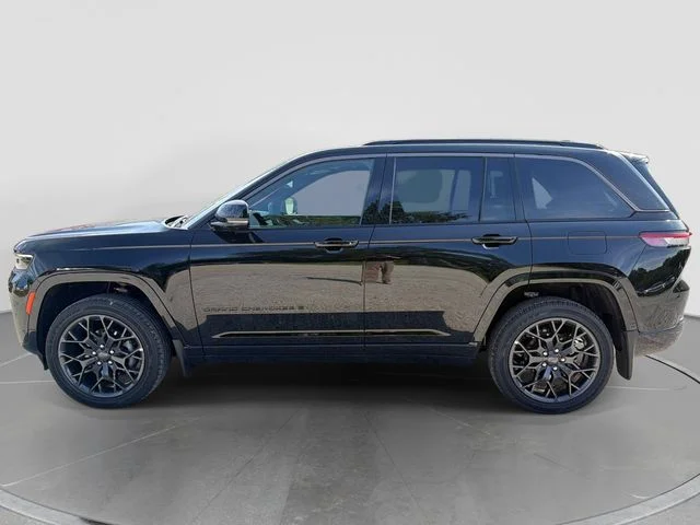 New 2026 Diamond Black Crystal Pearl-Coat Exterior Paint Jeep Summit image 7