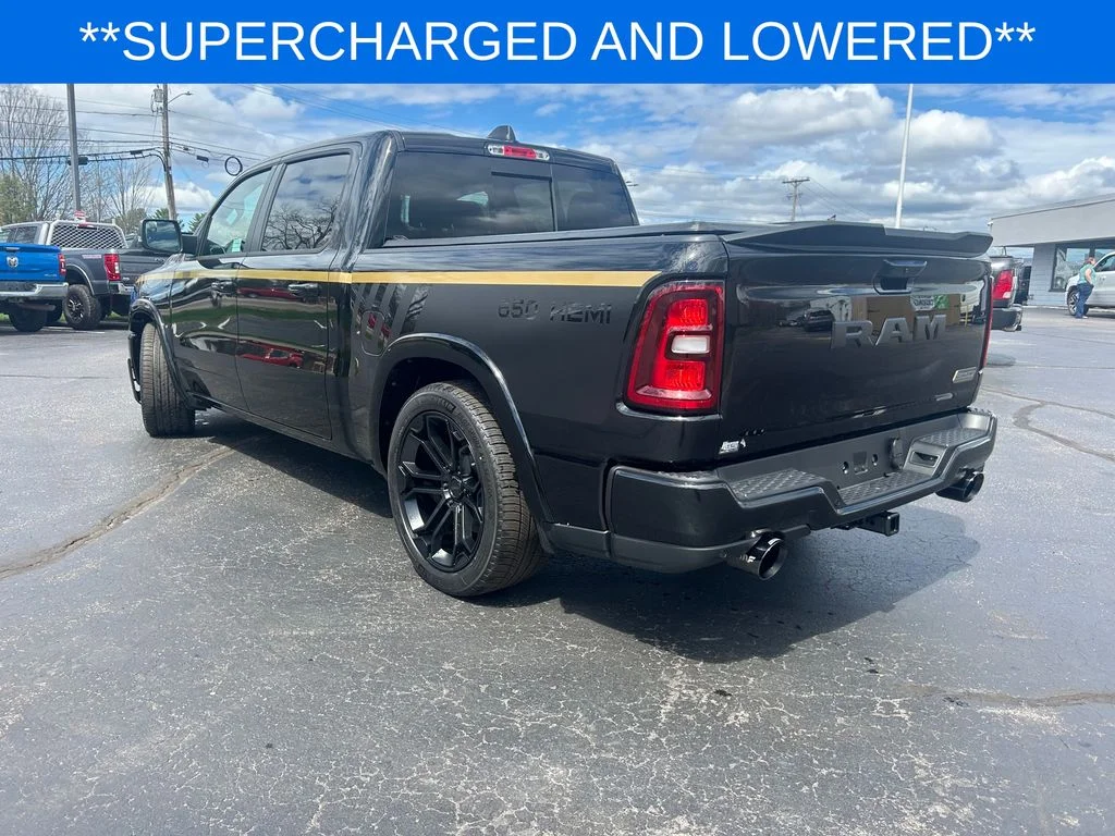 New 2026 Diamond Black Crystal Pearl-Coat Exterior Paint RAM  Big Horn/Lone Star image 11