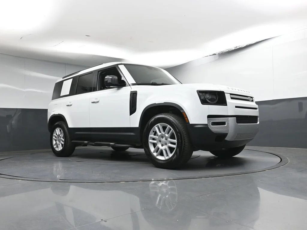 Certified Used 2025 White Land Rover S image 28
