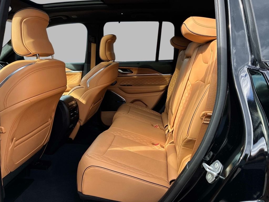 Used 2023 Black Jeep Summit Reserve image 15